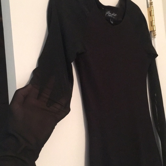 Amazing little black dress - Picture 4 of 7